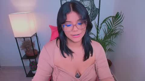 Ashleyy18   online show from 04/11/26, 12:04