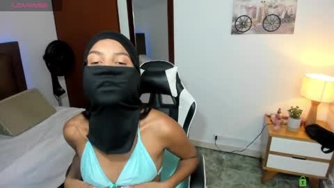 Snapshot of ashly_ebony_ chatting on 04/24/26, 03:31 Ashly online show from 04/24/26, 03:31