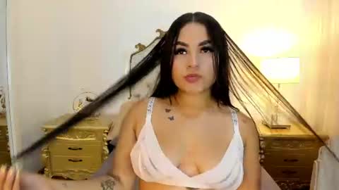Snapshot of ashly_pink chatting on 07/23/26, 03:43 Ashly online show from 07/23/26, 03:43