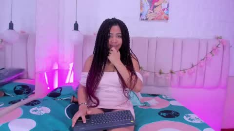 Snapshot of ashly_ruiz chatting on 05/16/26, 10:01 ASHLY online show from 05/16/26, 10:01