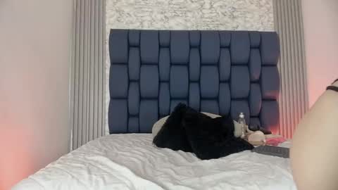 Snapshot of ashlybenison chatting on 04/29/26, 05:33 ashlybenison online show from 04/29/26, 05:33