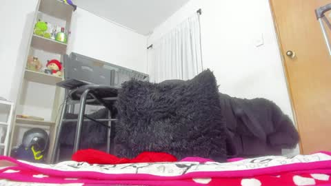 Snapshot of ashlye_hornyx chatting on 12/21/24, 01:15 Ashley online show from 12/21/24, 01:15