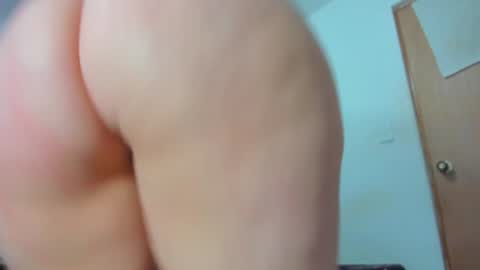 Snapshot of ashlye_hornyx chatting on 01/08/25, 02:14 Ashley online show from 01/08/25, 02:14