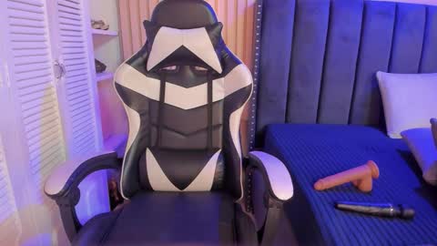 Snapshot of ashlye_miller_ chatting on 12/23/25, 03:59 ashlye_miller_ online show from 12/23/25, 03:59