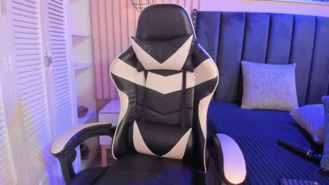 Snapshot of ashlye_miller_ chatting on 02/25/26, 04:33 ashlye_miller_ online show from 02/25/26, 04:33