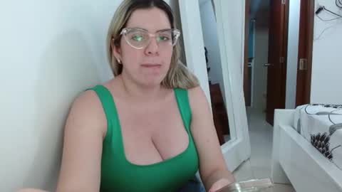 AshlyMoon online show from 01/07/25, 06:45