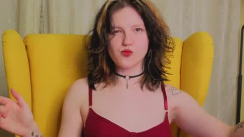 Snapshot of ashlyvincente chatting on 03/25/26, 07:20 Kristine online show from 03/25/26, 07:20