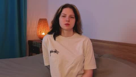 Snapshot of ashlyvincente chatting on 04/05/26, 09:01 Kristine online show from 04/05/26, 09:01