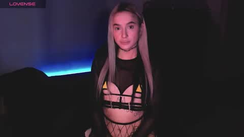 Mila online show from 01/17/26, 07:46