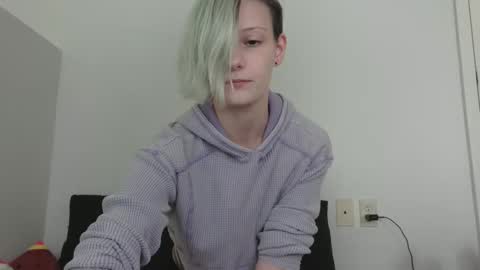 Snapshot of ashquartz chatting on 12/05/24, 08:11 Ash online show from 12/05/24, 08:11