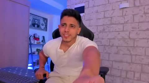 Snapshot of ashton_coleman_ chatting on 07/11/26, 02:58 my name real is camilo online show from 07/11/26, 02:58