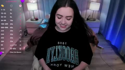 Snapshot of ashton_heidi chatting on 05/01/26, 11:09 Your girlfriend online show from 05/01/26, 11:09