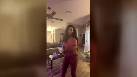 Snapshot of ashtynmartyn chatting on 04/22/26, 06:16 ashtynmartyn online show from 04/22/26, 06:16