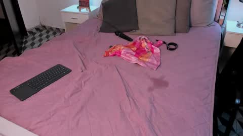 Snapshot of asia_25_ chatting on 01/15/25, 11:30 PAO   online show from 01/15/25, 11:30