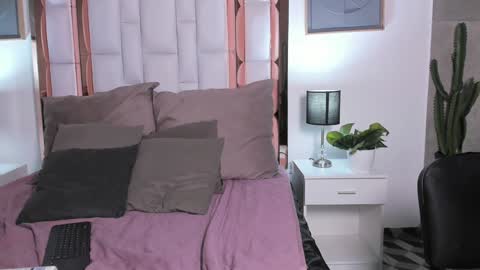 Snapshot of asia_25_ chatting on 01/17/25, 09:39 PAO   online show from 01/17/25, 09:39