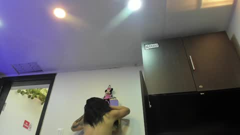 Snapshot of asia_25_ chatting on 01/18/25, 09:02 PAO   online show from 01/18/25, 09:02