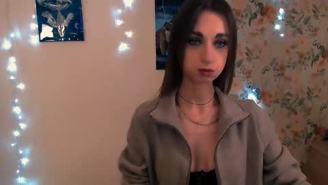 Snapshot of asia_n_ chatting on 12/01/25, 10:53 asia_n_ online show from 12/01/25, 10:53