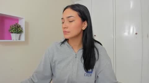 Camila online show from 02/25/25, 12:55