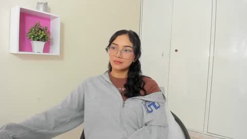 Camila online show from 02/28/25, 01:58