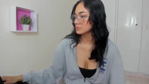 Camila online show from 03/10/25, 12:48