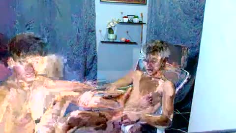 Snapshot of asian_chick931262 chatting on 06/11/26, 05:44 asian_chick931262 online show from 06/11/26, 05:44