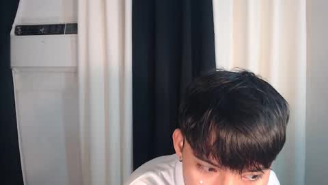 Snapshot of asian_cutiebaexx chatting on 10/27/25, 05:22 Pat online show from 10/27/25, 05:22
