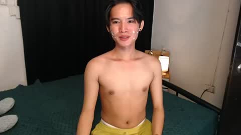 Snapshot of asian_cutiebaexx chatting on 06/18/26, 04:00 Pat online show from 06/18/26, 04:00