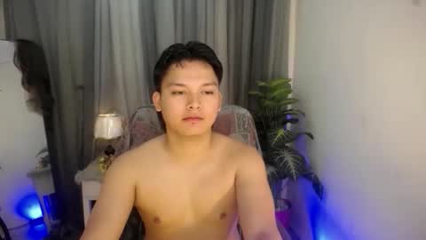 asian_handsomexx online show from 10/27/25, 08:18