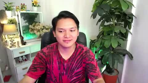 asian_handsomexx online show from 12/01/25, 12:37