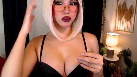 Snapshot of asian_hinata chatting on 12/13/24, 03:16 hinata online show from 12/13/24, 03:16