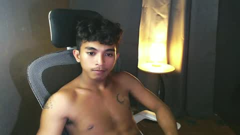 Snapshot of asian_hunk_moreno chatting on 06/29/26, 06:08 Yuri online show from 06/29/26, 06:08