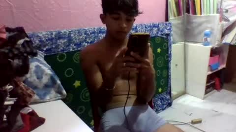 Snapshot of asian_hunk_moreno chatting on 08/04/26, 05:21 Yuri online show from 08/04/26, 05:21