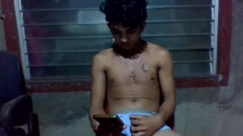 Snapshot of asian_hunk_moreno chatting on 08/04/26, 05:26 Yuri online show from 08/04/26, 05:26