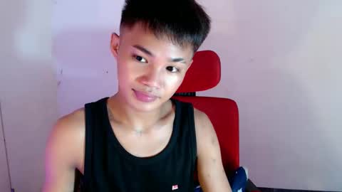 Snapshot of asian_lover05 chatting on 05/18/26, 04:13 asian_lover05 online show from 05/18/26, 04:13