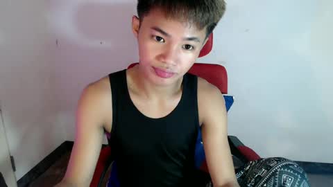 Snapshot of asian_lover05 chatting on 06/14/26, 06:21 asian_lover05 online show from 06/14/26, 06:21
