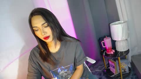 Snapshot of asian_luci chatting on 10/20/25, 05:35 LUCI BABE online show from 10/20/25, 05:35
