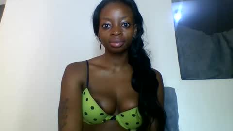 Asia online show from 10/19/25, 03:29