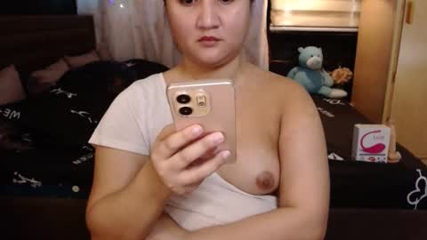 Snapshot of asian_princess15 chatting on 12/25/24, 03:18 angela online show from 12/25/24, 03:18
