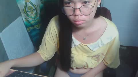 Snapshot of asian_rhean chatting on 02/22/25, 02:39 Rhean online show from 02/22/25, 02:39
