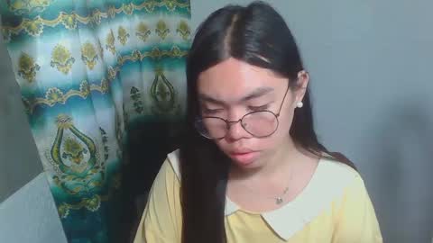 Snapshot of asian_rhean chatting on 02/22/25, 05:44 Rhean online show from 02/22/25, 05:44