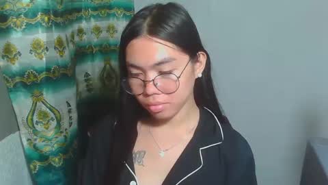 Snapshot of asian_rhean chatting on 02/22/25, 04:30 Rhean online show from 02/22/25, 04:30