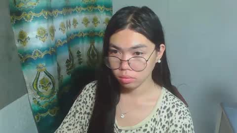 Snapshot of asian_rhean chatting on 02/26/25, 12:27 Rhean online show from 02/26/25, 12:27