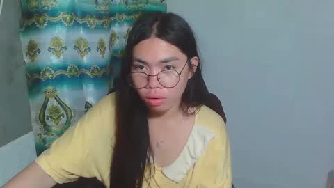 Snapshot of asian_rhean chatting on 03/02/25, 10:38 Rhean online show from 03/02/25, 10:38