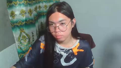 Snapshot of asian_rhean chatting on 03/05/25, 06:12 Rhean online show from 03/05/25, 06:12