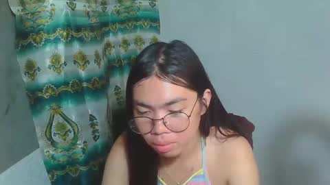 Snapshot of asian_rhean chatting on 03/07/25, 08:22 Rhean online show from 03/07/25, 08:22