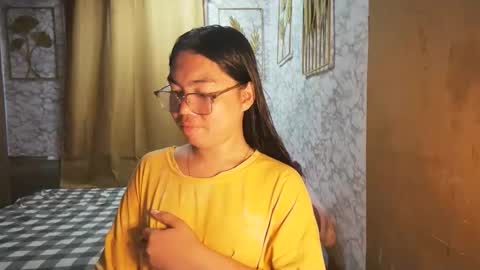 Snapshot of asian_rhean chatting on 09/11/25, 10:15 Rhean online show from 09/11/25, 10:15