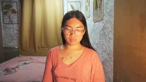 Snapshot of asian_rhean chatting on 09/13/25, 12:38 Rhean online show from 09/13/25, 12:38