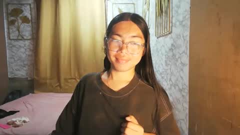 Snapshot of asian_rhean chatting on 09/15/25, 11:32 Rhean online show from 09/15/25, 11:32