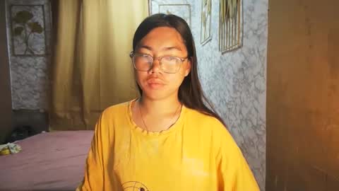 Snapshot of asian_rhean chatting on 09/17/25, 12:01 Rhean online show from 09/17/25, 12:01