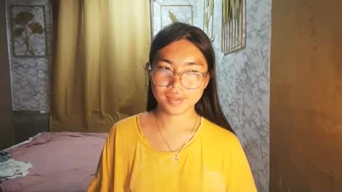 Snapshot of asian_rhean chatting on 09/18/25, 12:23 Rhean online show from 09/18/25, 12:23